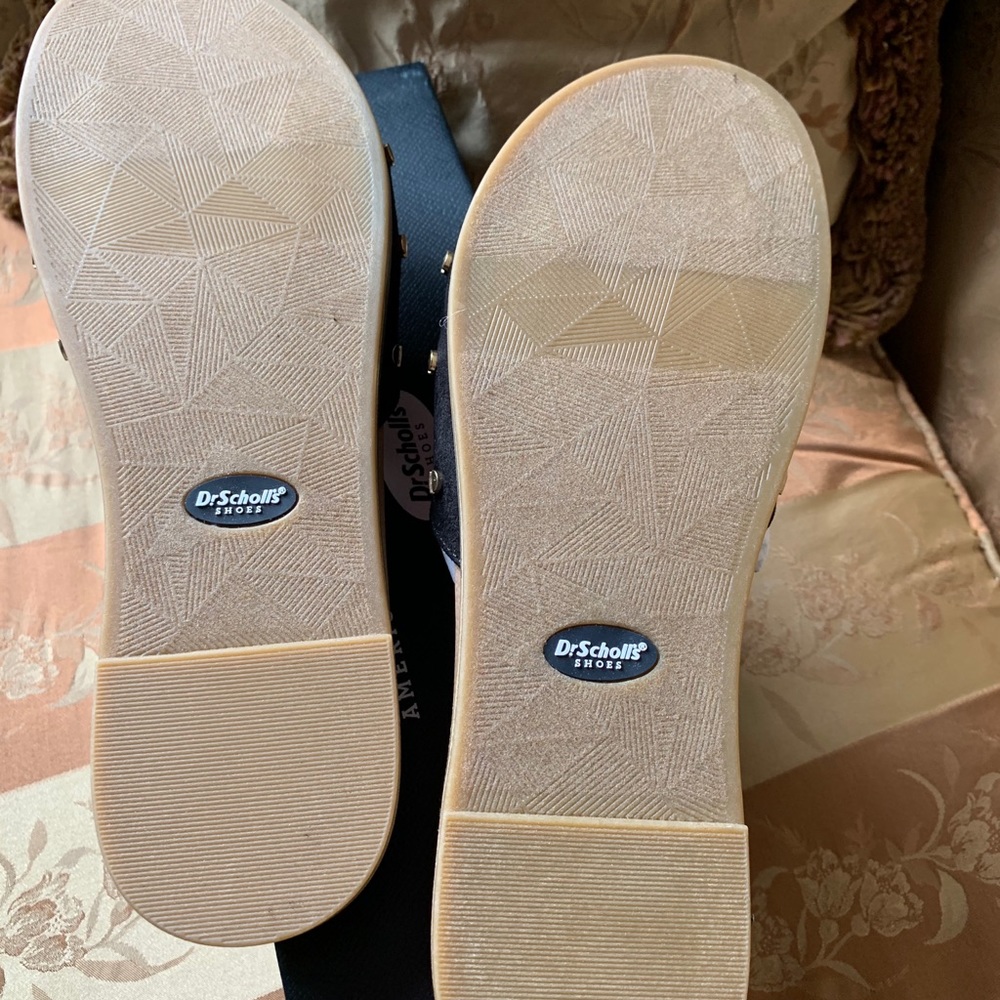 Shoes - Picture 4 of 5